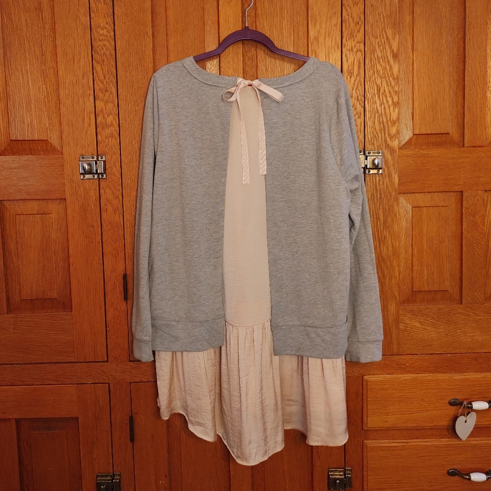 Lane Bryant gray & pink satin split back sweatshirt tunic